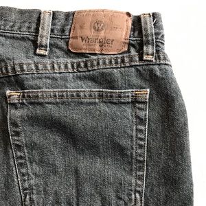 Men’s Wrangler jean shorts, size 40